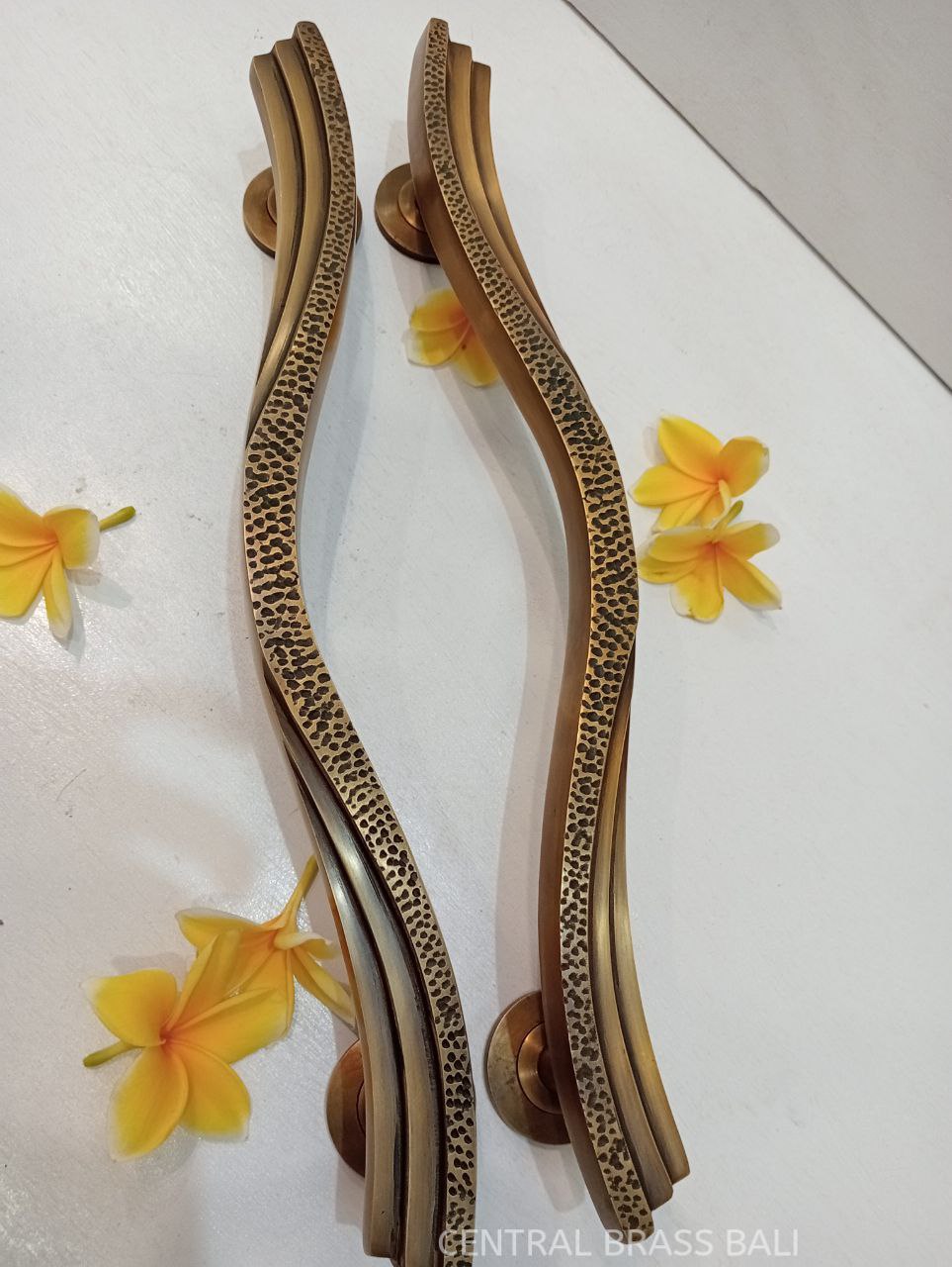 17.12 inch Wavy handles 2x pcs