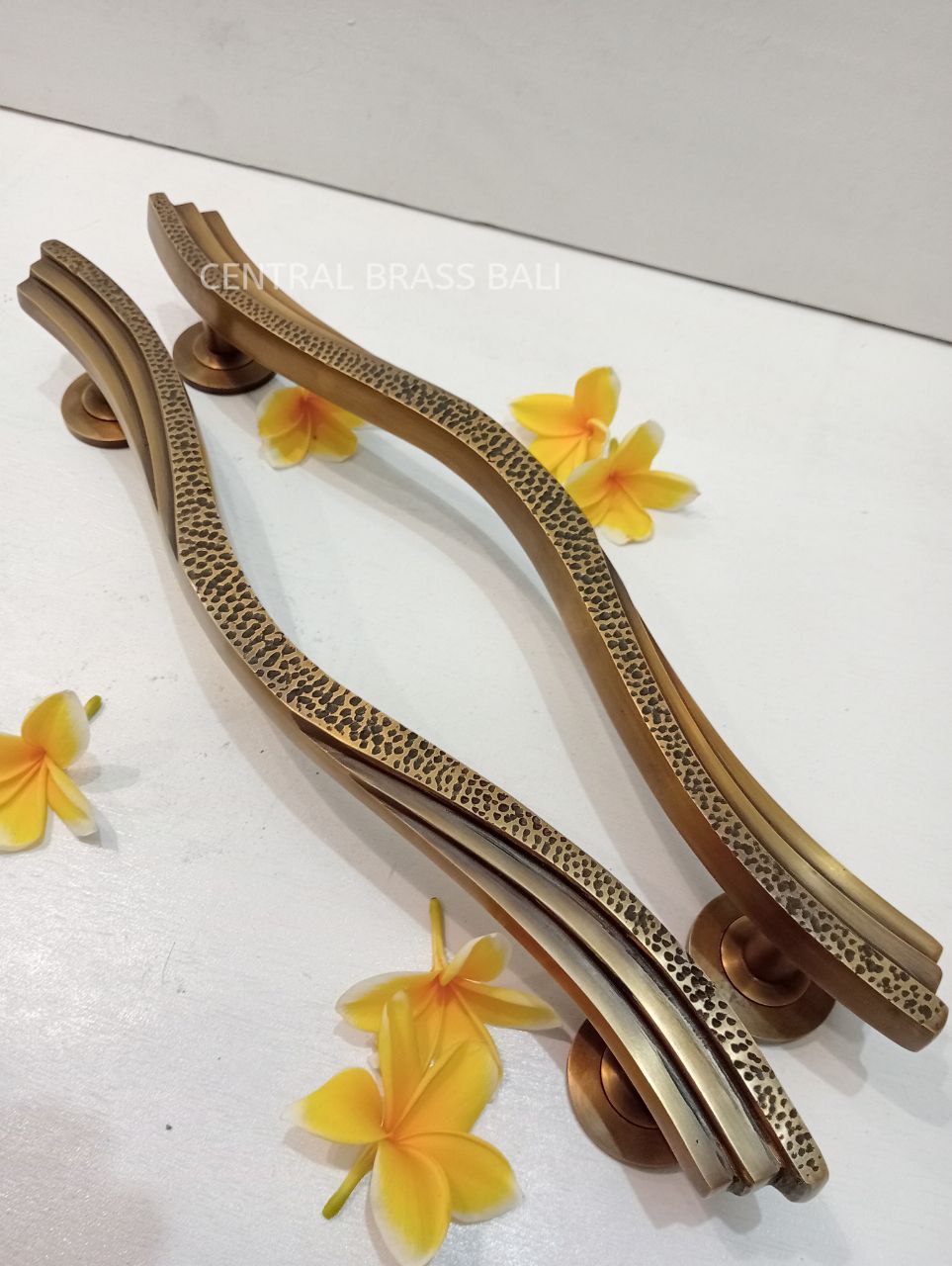 17.12 inch Wavy handles 2x pcs