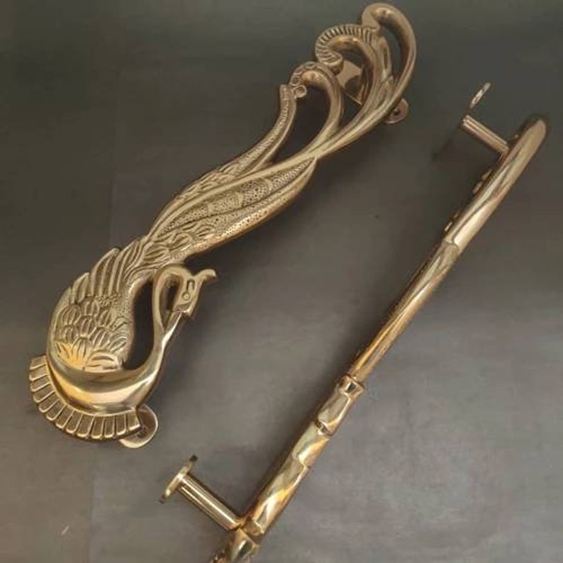 Peacock handle